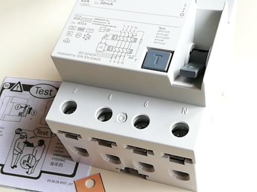 Schutzschalter typ neu - ,