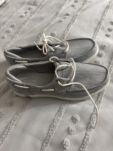 Skechers the light gray - on,