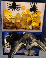 Schatztruhe Kinder Gold Fledermaus Spinnen gut Truhe aus Holzart Pappe Halloween