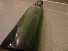 uralte Glasflasche Bierflasche