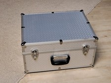 Alukoffer silber Riffelblech abschließbar 47x25x38 cm 3 Tragegriffe Top Zustand