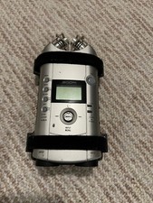 Zoom H4 LCD Multi-Track Stereo