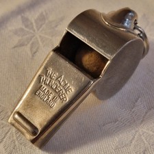 ACME Thunderer Trillerpfeife aus Metall – Made in England Schiedsrichterpfeife