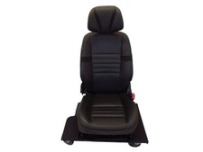 Sitz vorne rechts Leder