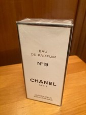 CHANEL Nº 19 Eau de Parfum
