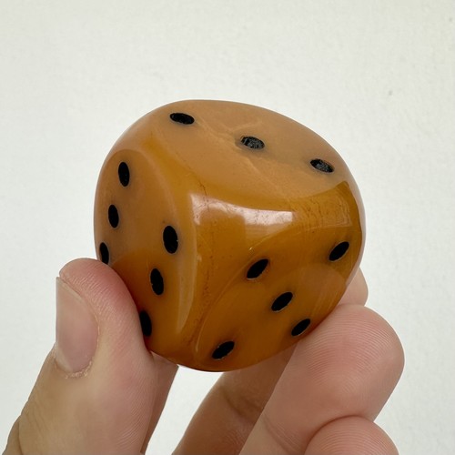 Ddr würfel aus bakelit - aus,