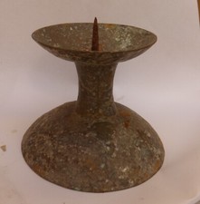 alter Metall Kerzenständer