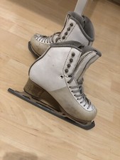 Wir verkaufen professionelle Jackson Debut Innensohlenlänge beträgt 23 cm.