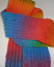 Handgestrickter Schal in Regenbogentönen, Länge ca. 140 cm Neu und unbenutzt!