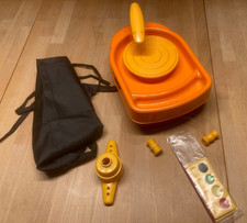 Hasbro Kreativset Töpferscheibe mit Werkzeug, Farbe und Schürze