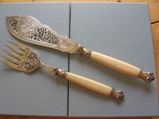 ANTIK  FISCH  VORLEGE  BESTECK TORTENHEBER  TORTENMESSER  VERSILBERT & EDEL