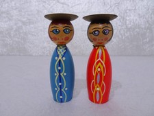 2 x Holz Design Figuren