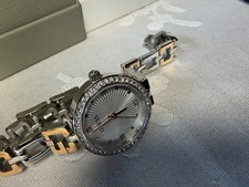 Guess Damenuhr In Silber Neu