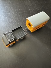 Siku 2533 Mercedes-Benz Unimog U1500 mit Bauwagen Meyer & Co.