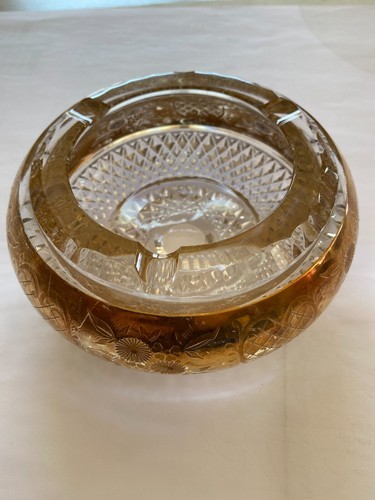 Aschenbecher aus kristall - aus, mit