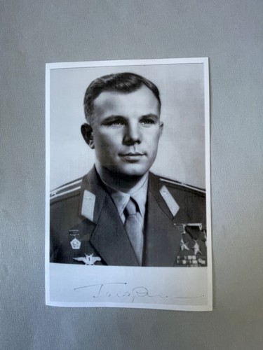 Juri gagarin - (†, 1968)