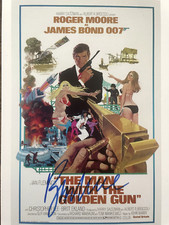 Roger Moore (†) signed Autogramm James Bond The Man With The Golden Gun