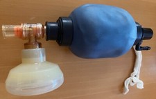 AMBU Baby Beatmungsbeutel + Beatmungsmaske Klo