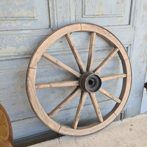C9590 massives altes wagenrad - massives,,
