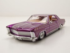 Buick Riviera 1965 lila