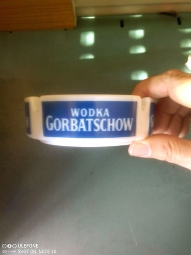 Wodka gorbatschow aschenbecher - wodka,