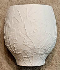 H + G Selb Bavaria Germany Heinrich Vase Biskuit Porzellan Blättermotiv Nr. 1937