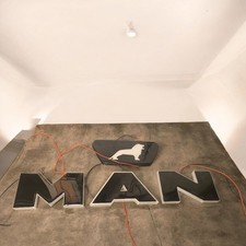 Man frontlogo leuchtbuchstaben - frontlogo,