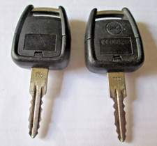 2 x  Autoschlüssel Funkschlüssel  Funkfernbedienung Opel Omega Vectra Zündschloß