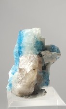 Euclase auf Quarzkristall -