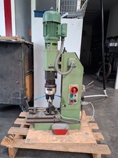 Taumelnietmaschine KMT