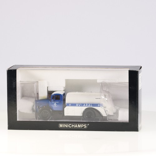 Minichamps 439 350071