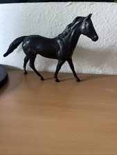 Breyer Modelpferd  Brauner Alt  Classic Grösse
