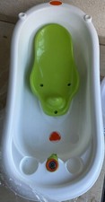 Babybadewanne mit Sitz, Thermometer und weiterem Zubehör