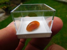 Feueropal von den  Färöer Inseln