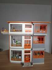 Playmobil Krankenhaus 6657 mit  Zusatzetage und Krankenwagen