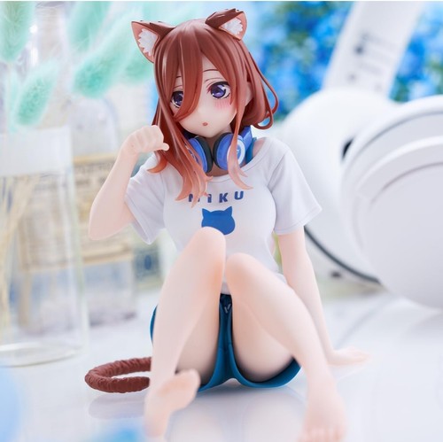 Süße anime figur nakano - süße,