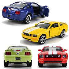 Ford Mustang GT 2006  Coupé Sportwagen 13cm Modellauto Modell 1:38