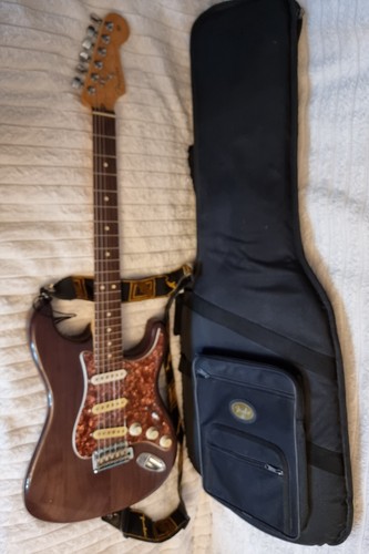 Fender stratocaster - fender,