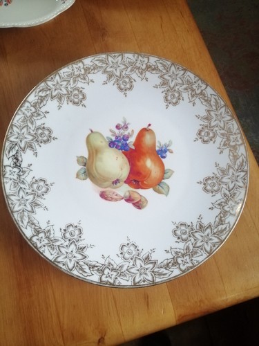 Großer teller obst birnen - obst,