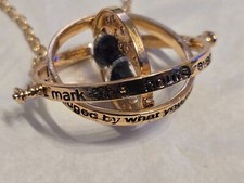 Harry Potter Zeitumkehrer Hermine HALSKETTE ANHÄNGER Farbe Gold / Schwarz