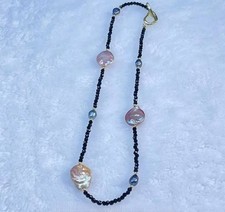 Einzigartige schwarze Spinelle