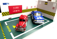 Diorama Corgi+1984  Road Champ  mit Parkgarage blau / rot  M.1:43