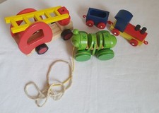 Baby Spielzeug Holzspielzeug zum Nachziehen u Spielen Eisenbahn Feuerwehr Raupe