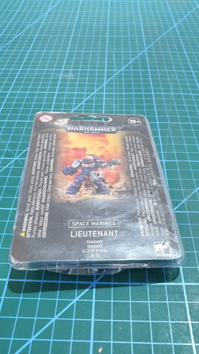 Warhammer 40k space marines - space,