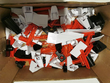 Carrera  132, 124 Ersatzteile Gemischte Zubehören Über 50 Stück.. 