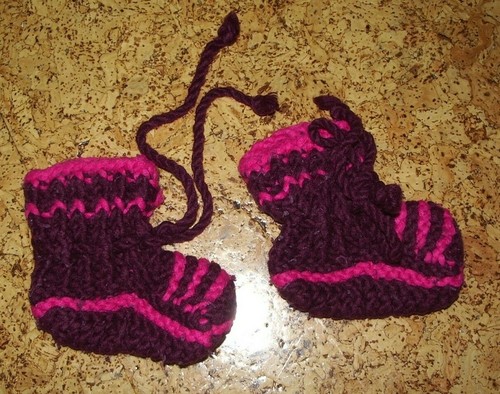 Selbst gestrickte baby schuhe - selbst,
