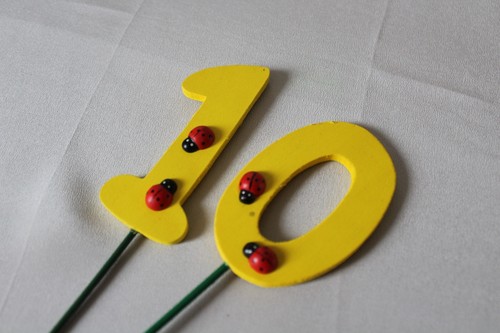 Zwei blumenstecker zahl - zwei,