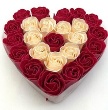 accentra Geschenk Frau 24 Baderosen Handarbeit Rosen Seife Geschenkbox Rose