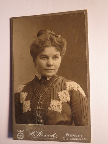 Frau portrait name - -,