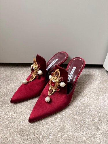 Manolo blahnik aralia pumps - manolo,